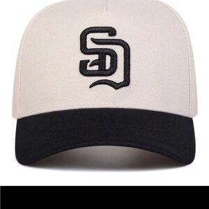 SHEIN Two-Tone Black and Cream Cap